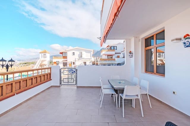 Piso de 2 habitaciones en Los Cristianos, Arona en venta con piscina - 585.000 € (Ref: 9345695)