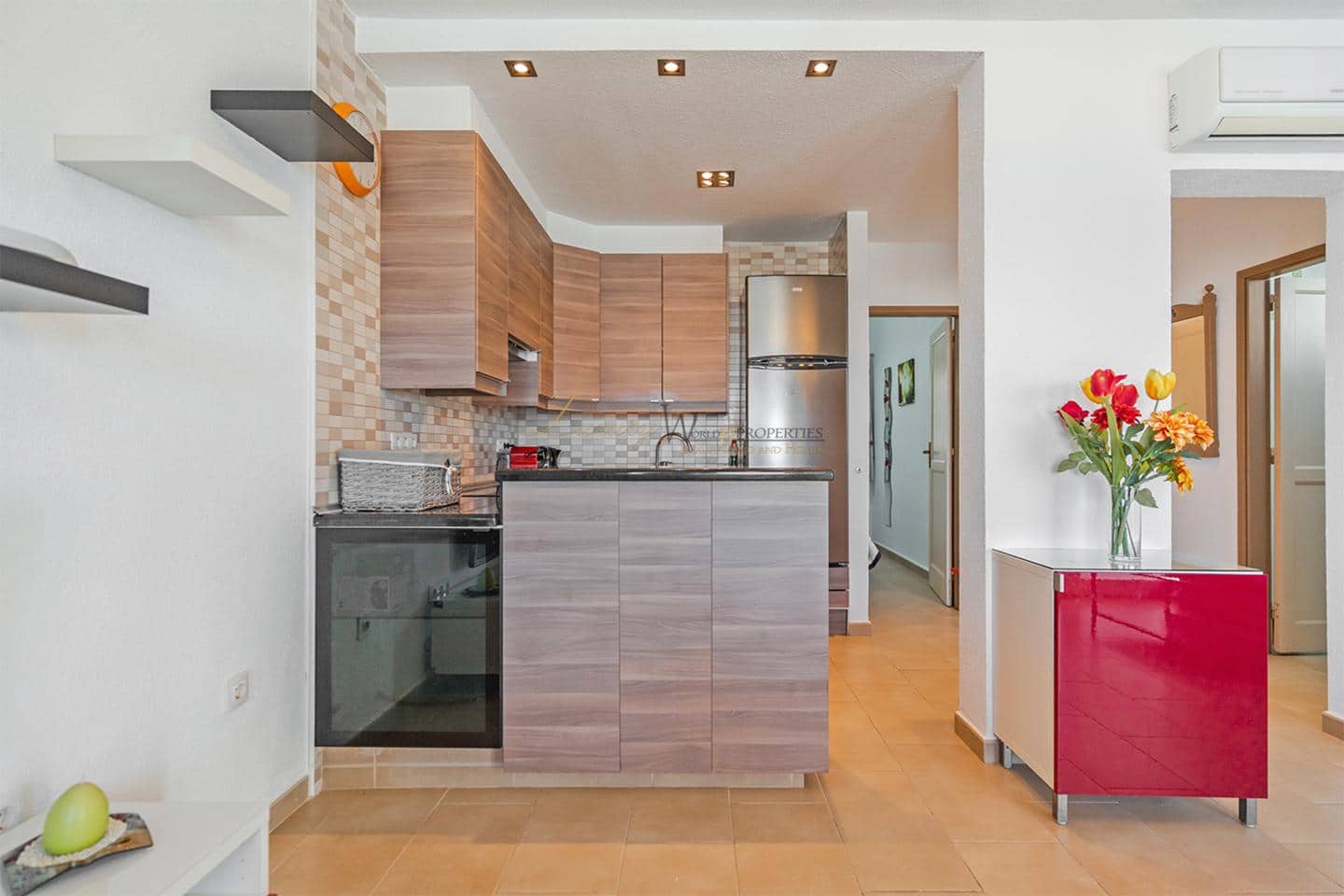 Piso de 2 habitaciones en Los Cristianos en venta con piscina - 585.000 € (Ref: 9345695)