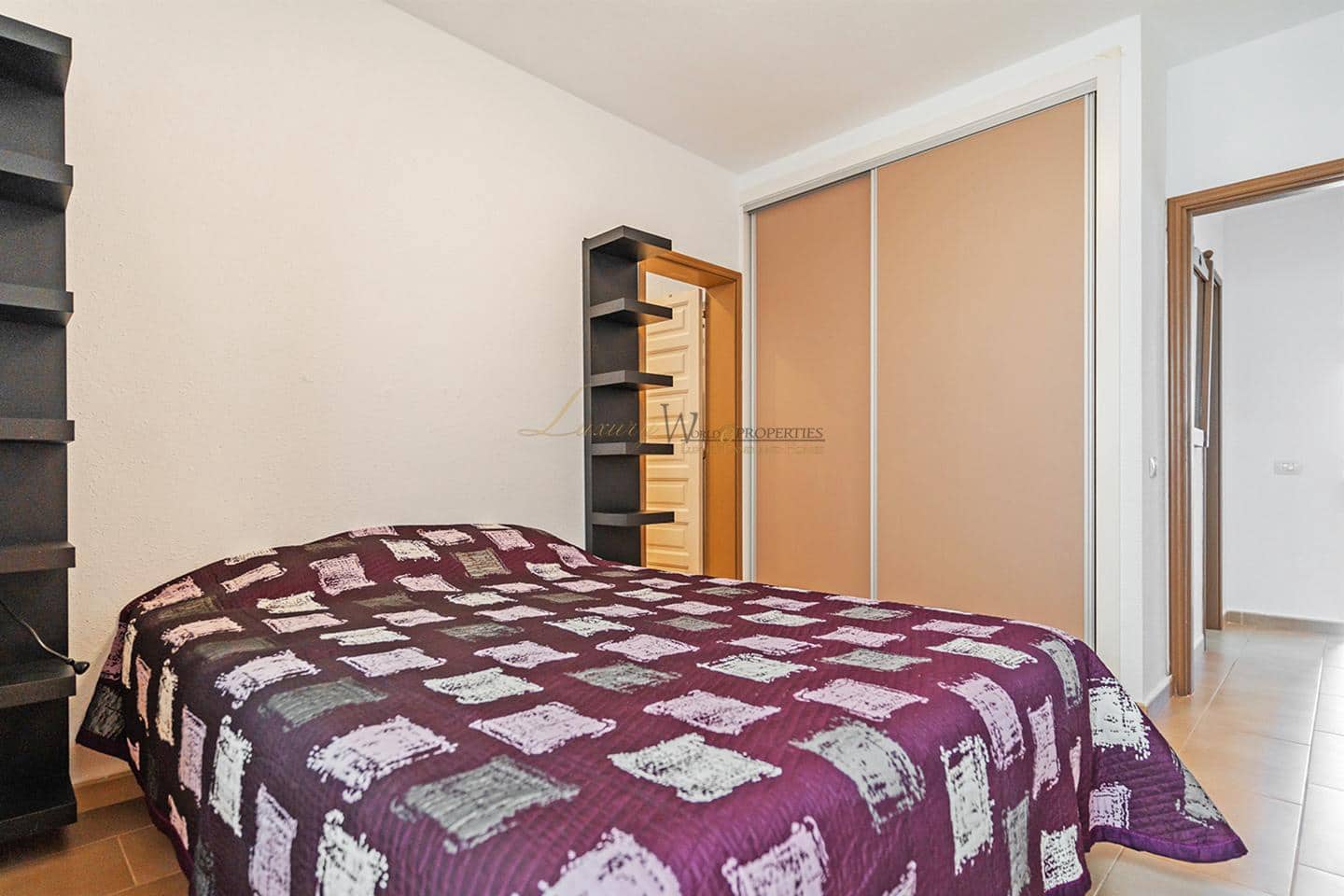 Piso de 2 habitaciones en Los Cristianos en venta con piscina - 585.000 € (Ref: 9345695)