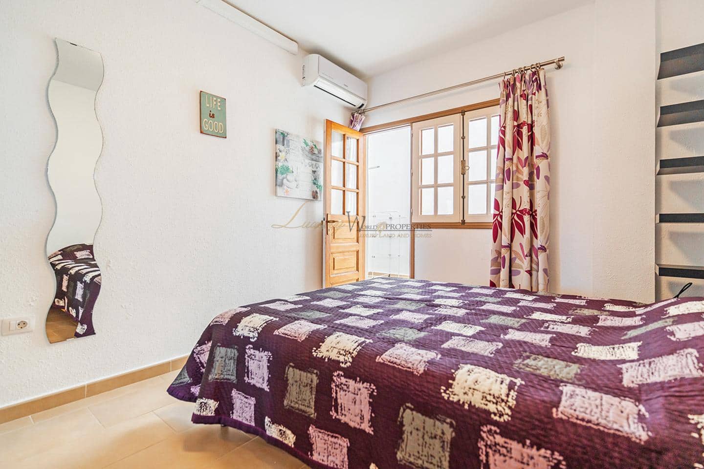 Piso de 2 habitaciones en Los Cristianos en venta con piscina - 585.000 € (Ref: 9345695)