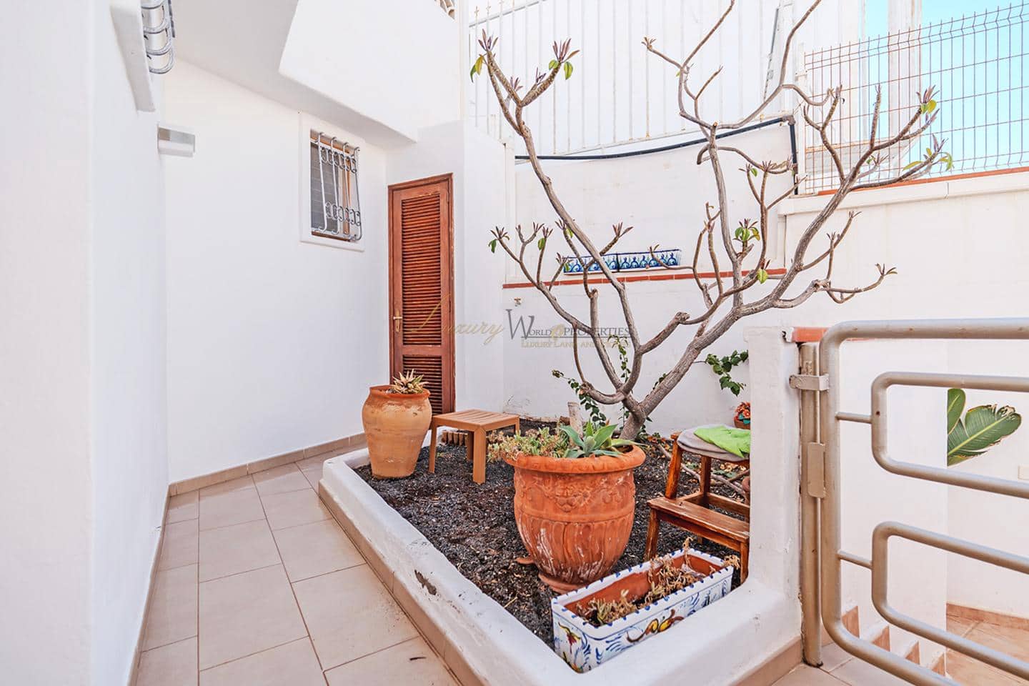 Piso de 2 habitaciones en Los Cristianos en venta con piscina - 585.000 € (Ref: 9345695)