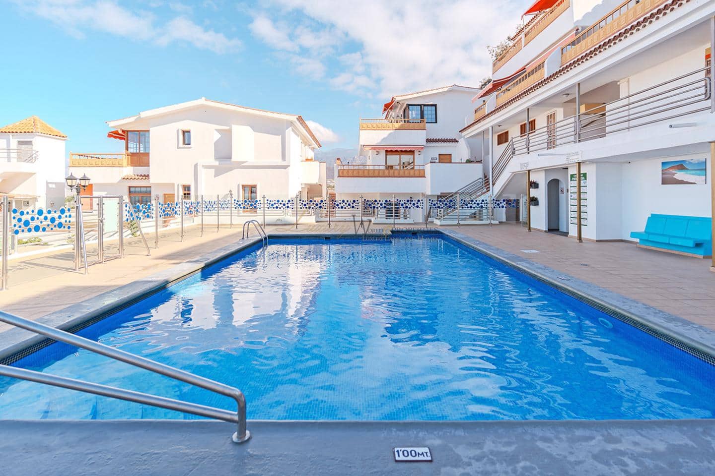 Piso de 2 habitaciones en Los Cristianos en venta con piscina - 585.000 € (Ref: 9345695)