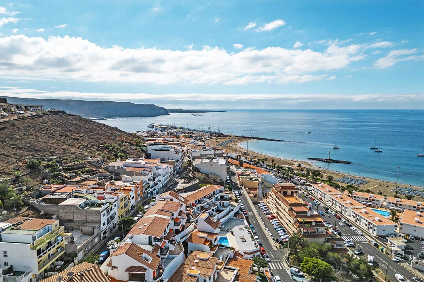 Piso de 2 habitaciones en Los Cristianos en venta con piscina - 585.000 € (Ref: 9345695)