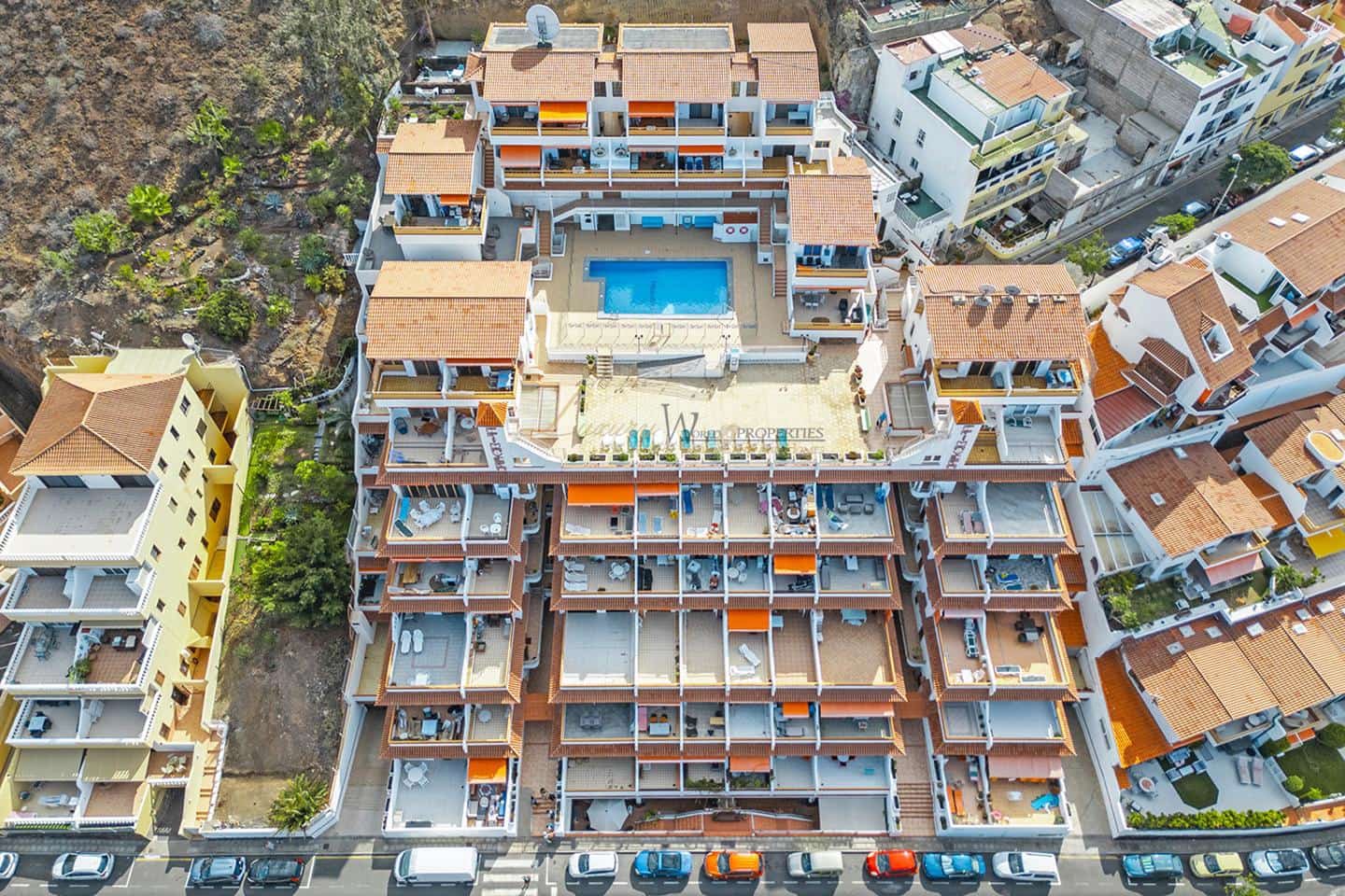 Piso de 2 habitaciones en Los Cristianos en venta con piscina - 585.000 € (Ref: 9345695)
