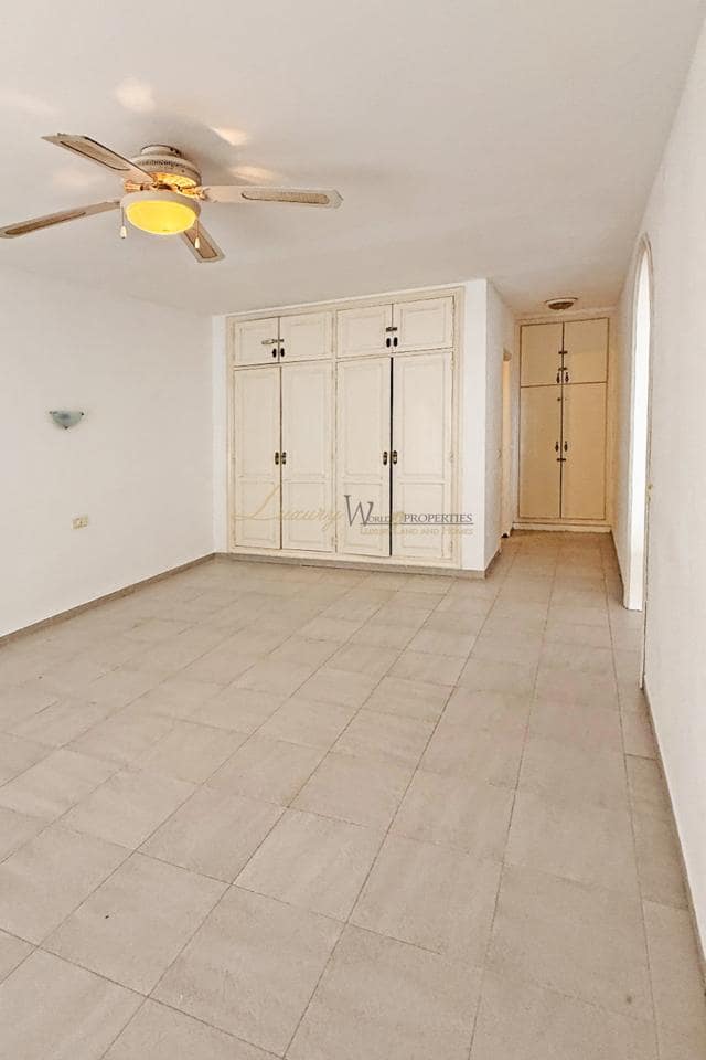 2 slaapkamer Flat te koop in Costa Adeje - € 339.000 (Ref: 9347981)