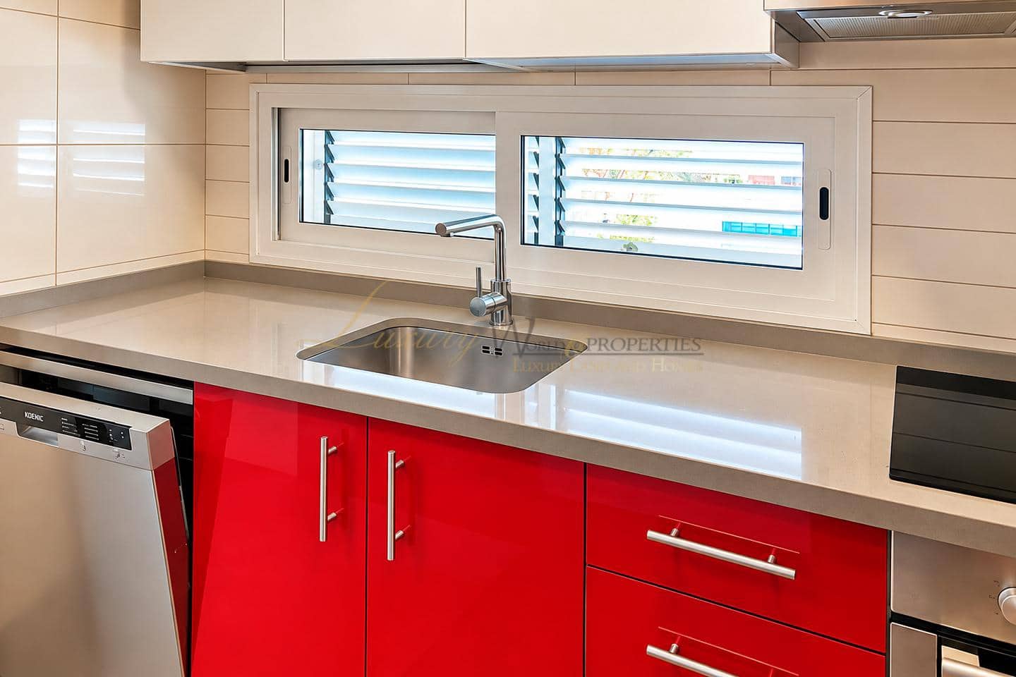 3 camera da letto Villa in vendita in Costa Adeje con piscina garage - 470.000 € (Rif: 9348660)
