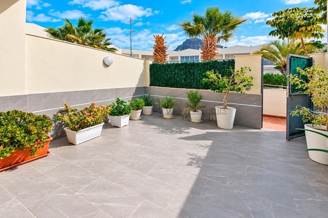 3 chambre Villa/Maison à vendre à Playa de Fañabé Alto, Adeje avec piscine garage - 470 000 € (Ref: 9348660)