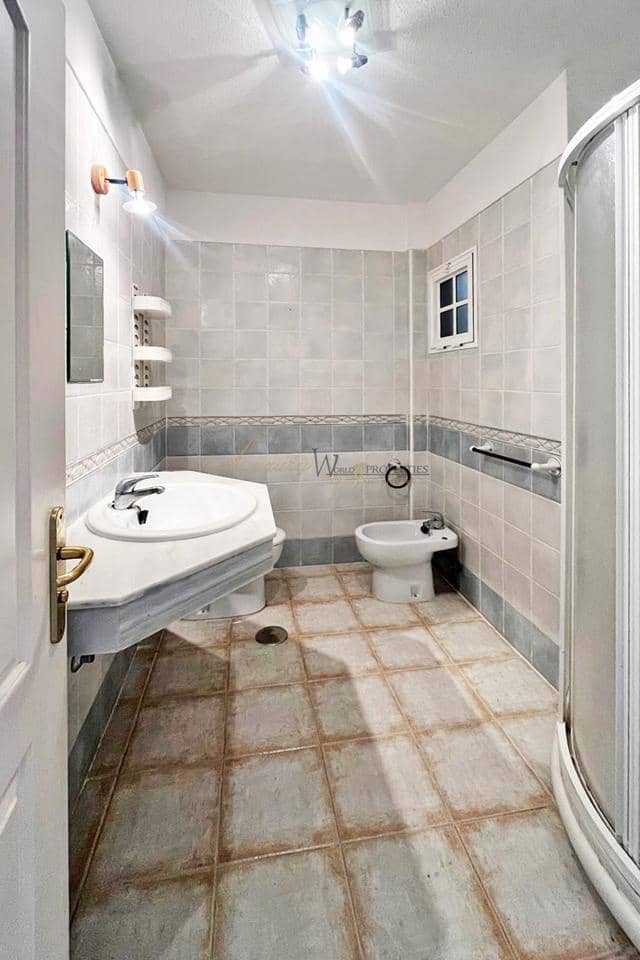 2 soverom Leilighet til salgs i Costa Adeje med svømmebasseng - € 479 000 (Ref: 9352894)