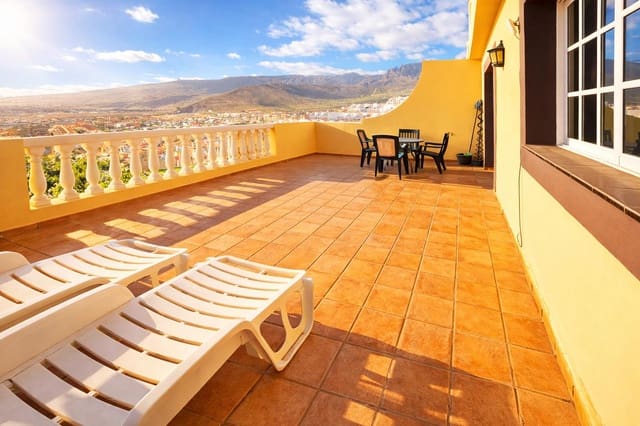 2 bedroom Flat for sale in Torviscas Centro y Alto, Adeje with pool - € 479,000 (Ref: 9352894)