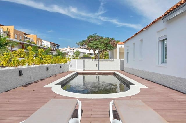 3 slaapkamer Villa te koop in Amarilla Golf, San Miguel de Abona met zwembad garage - € 690.000 (Ref: 9401744)