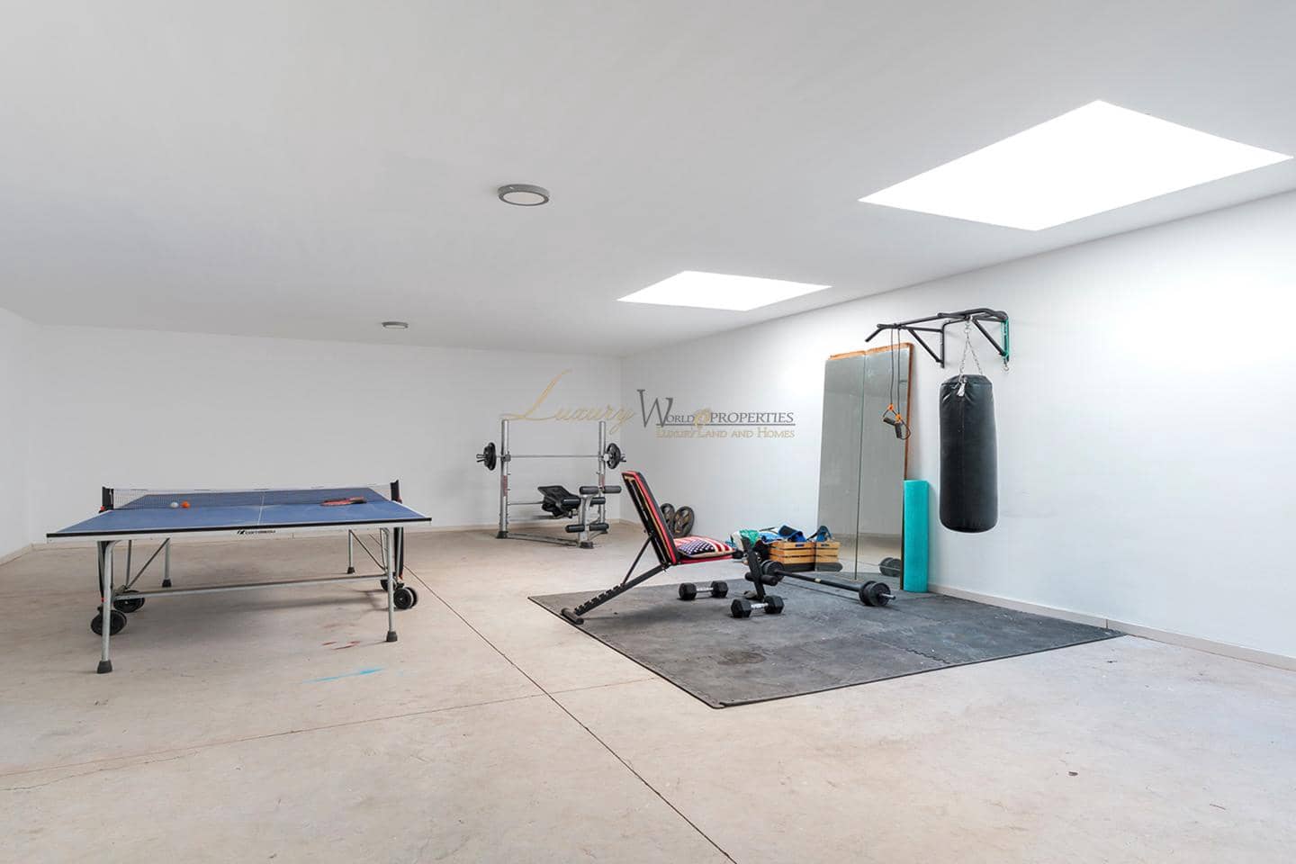 5 quarto Moradia para venda em Costa Adeje com piscina garagem - 2 730 000 € (Ref: 9426491)