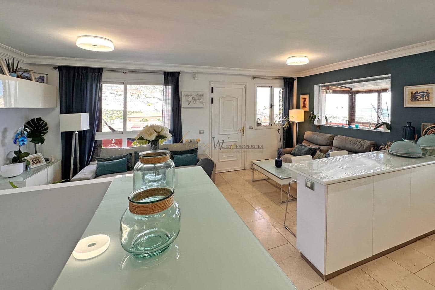 4 chambre Villa/Maison à vendre à Costa Adeje avec piscine garage - 630 000 € (Ref: 9431996)