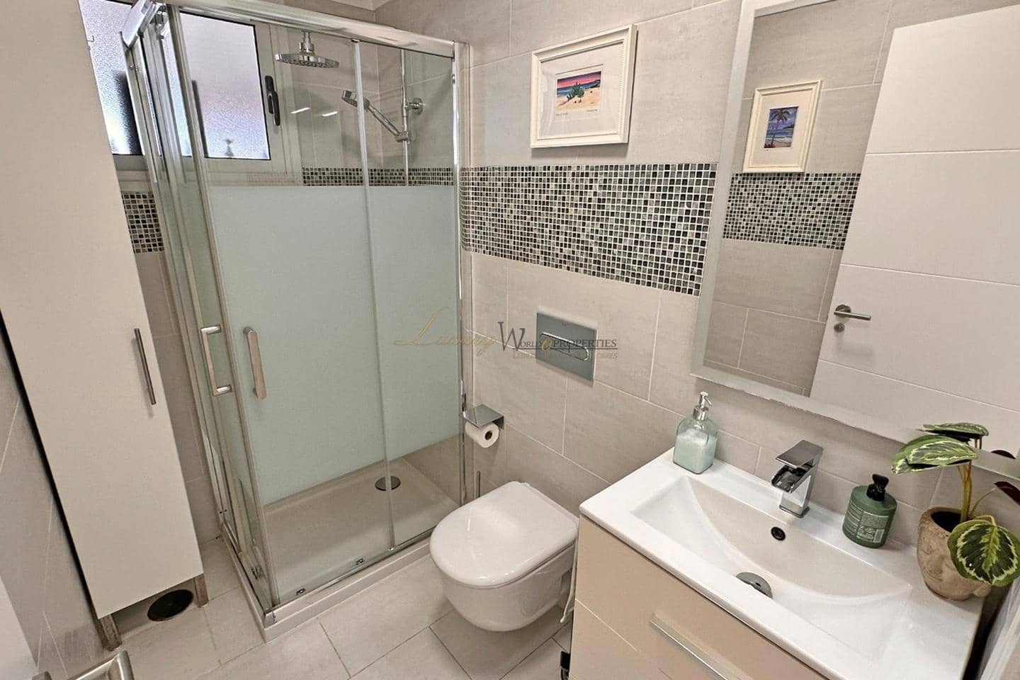 4 chambre Villa/Maison à vendre à Costa Adeje avec piscine garage - 630 000 € (Ref: 9431996)