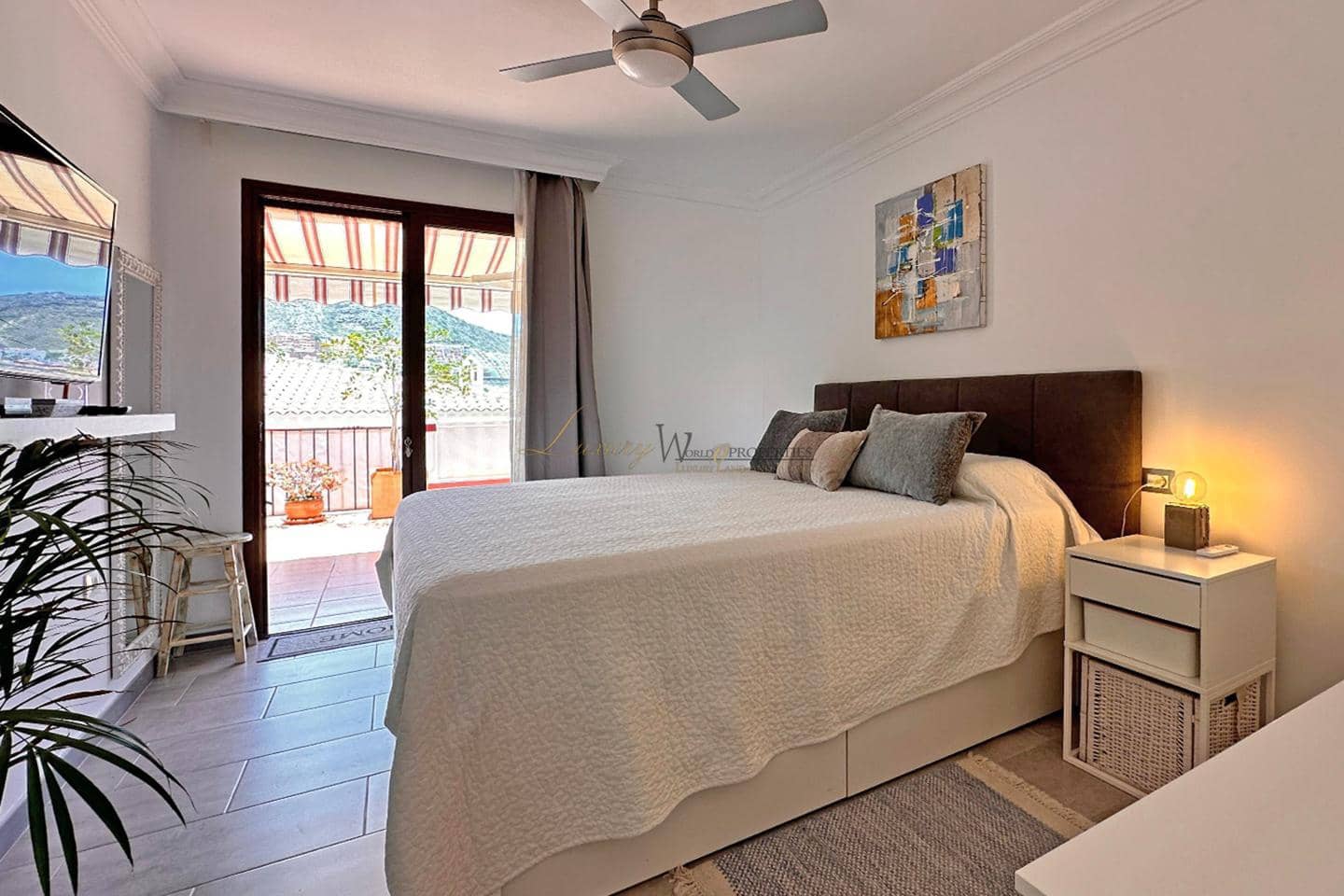 4 chambre Villa/Maison à vendre à Costa Adeje avec piscine garage - 630 000 € (Ref: 9431996)