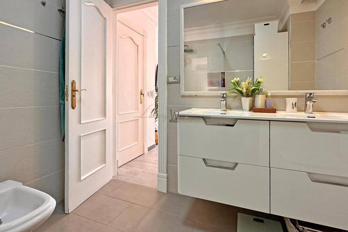 4 chambre Villa/Maison à vendre à Costa Adeje avec piscine garage - 630 000 € (Ref: 9431996)