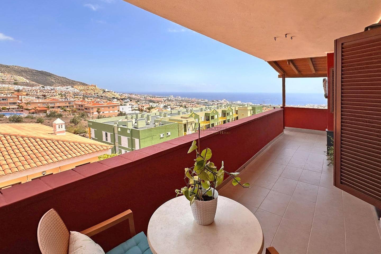 4 chambre Villa/Maison à vendre à Costa Adeje avec piscine garage - 630 000 € (Ref: 9431996)