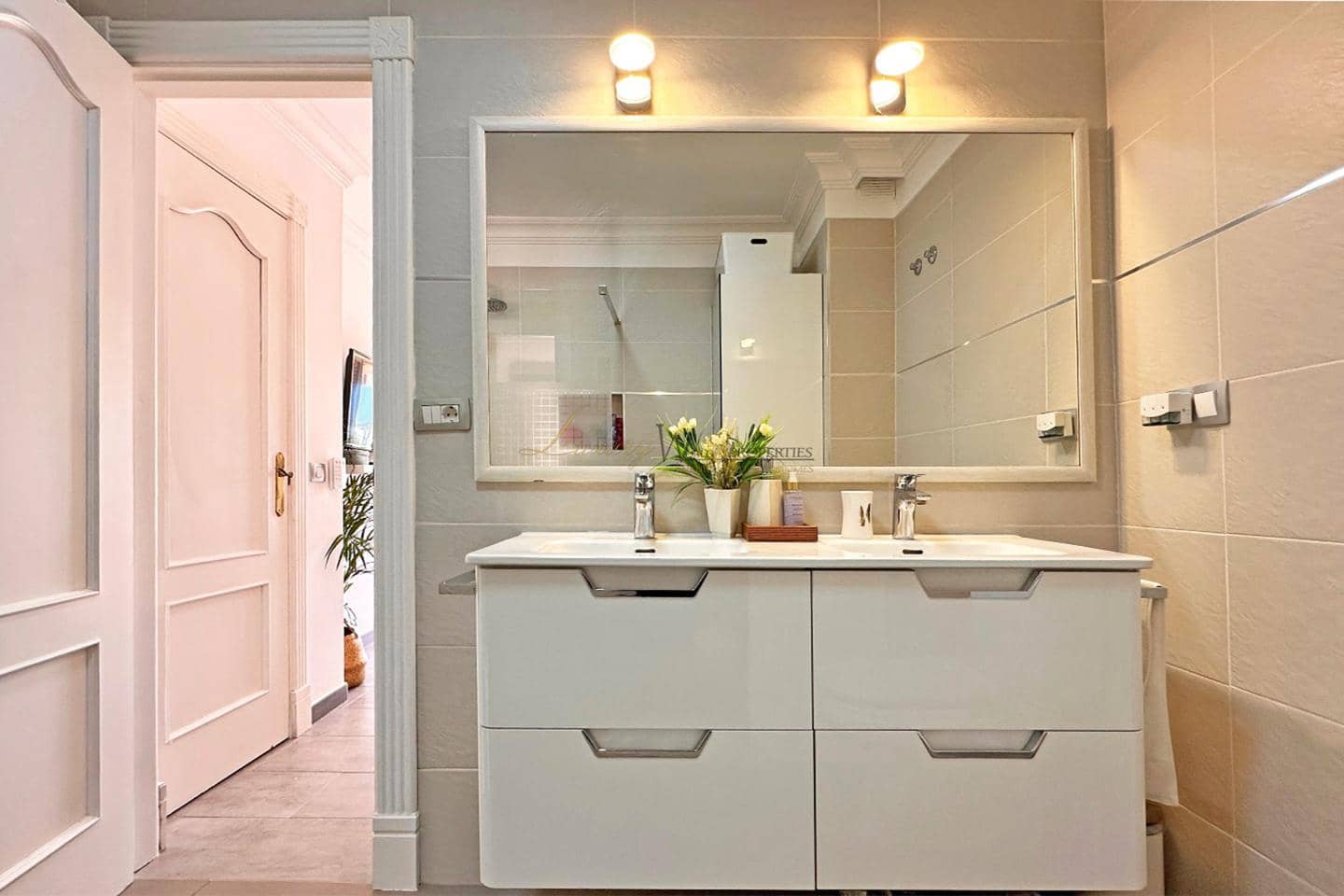 4 chambre Villa/Maison à vendre à Costa Adeje avec piscine garage - 630 000 € (Ref: 9431996)