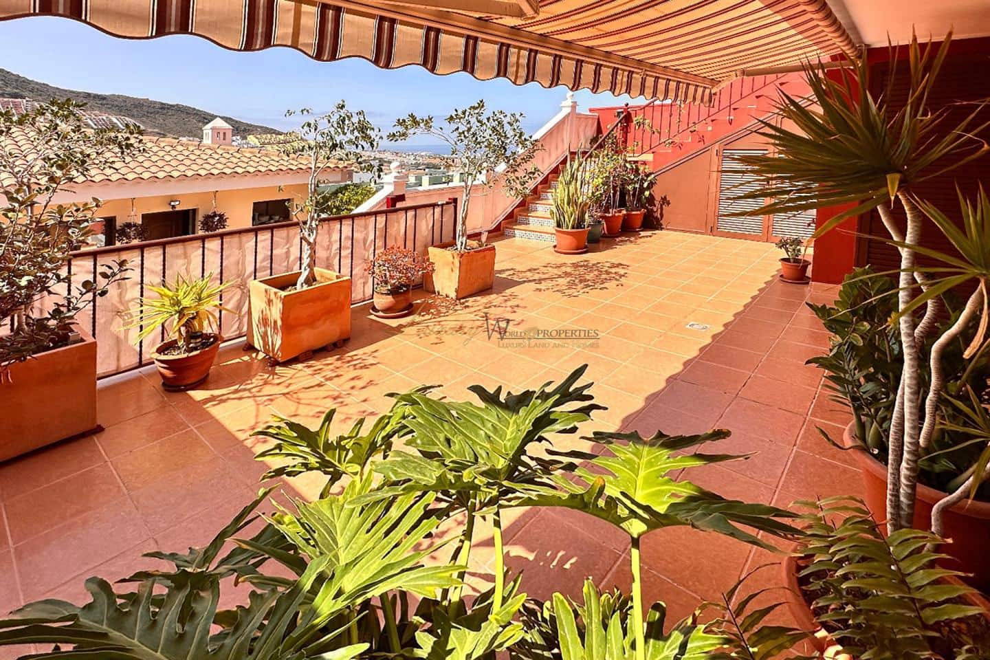 4 chambre Villa/Maison à vendre à Costa Adeje avec piscine garage - 630 000 € (Ref: 9431996)