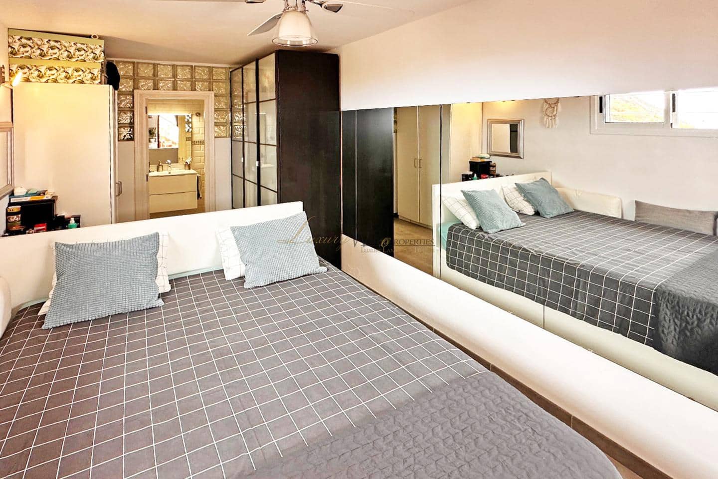 4 chambre Villa/Maison à vendre à Costa Adeje avec piscine garage - 630 000 € (Ref: 9431996)