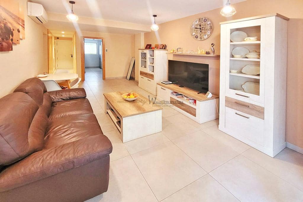 2 bedroom Flat for sale in Adeje with pool garage - € 350,000 (Ref: 9464969)