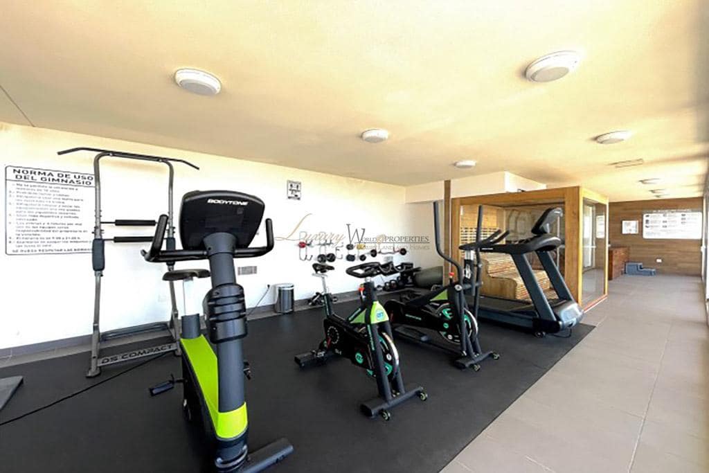 2 bedroom Flat for sale in Adeje with pool garage - € 350,000 (Ref: 9464969)