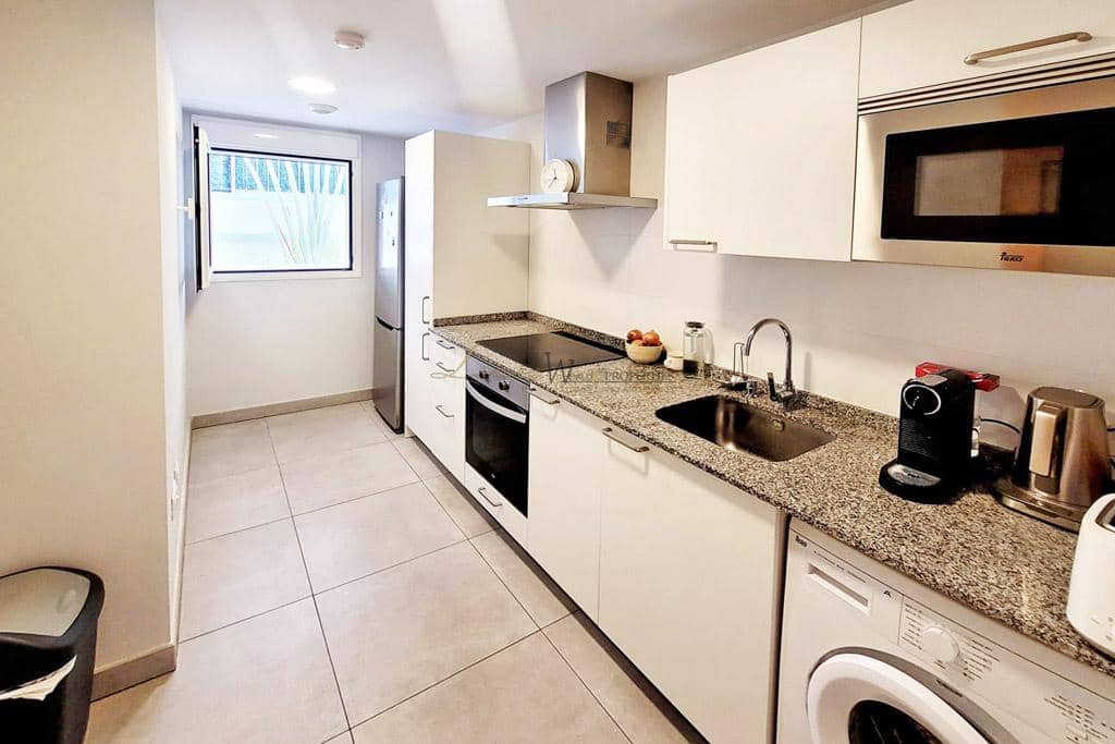 2 bedroom Flat for sale in Adeje with pool garage - € 350,000 (Ref: 9464969)