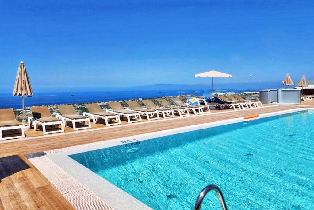 2 bedroom Flat for sale in Adeje with pool garage - € 350,000 (Ref: 9464969)