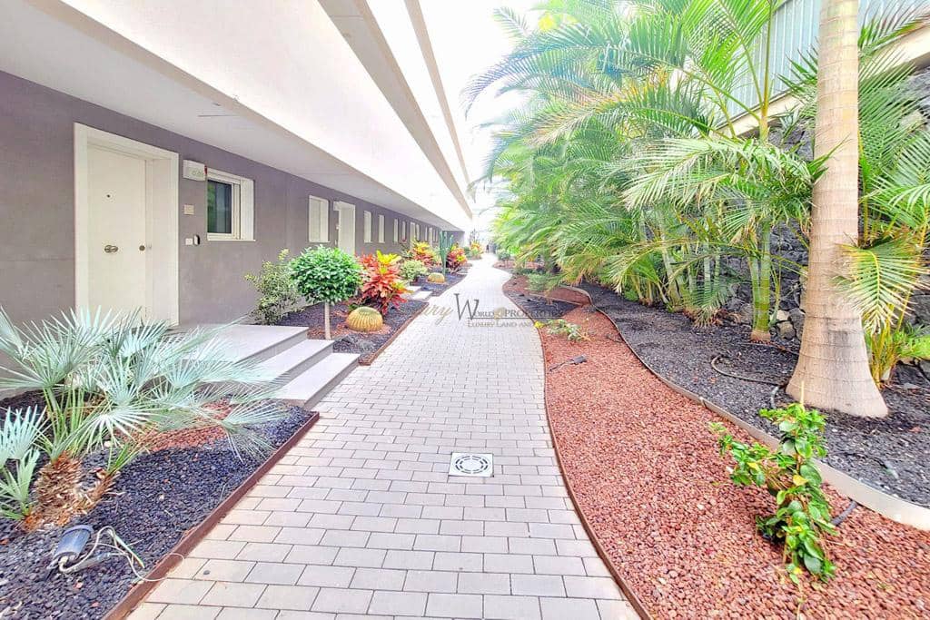 2 bedroom Flat for sale in Adeje with pool garage - € 350,000 (Ref: 9464969)