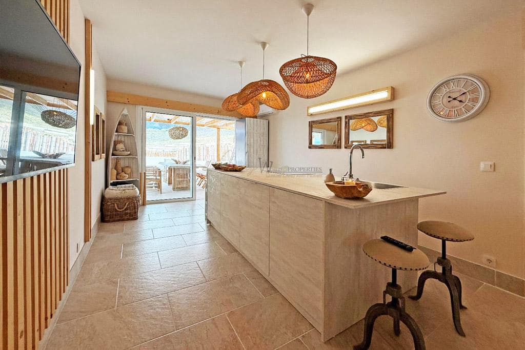 2 bedroom Flat for sale in Costa Adeje with pool garage - € 449,000 (Ref: 9492742)