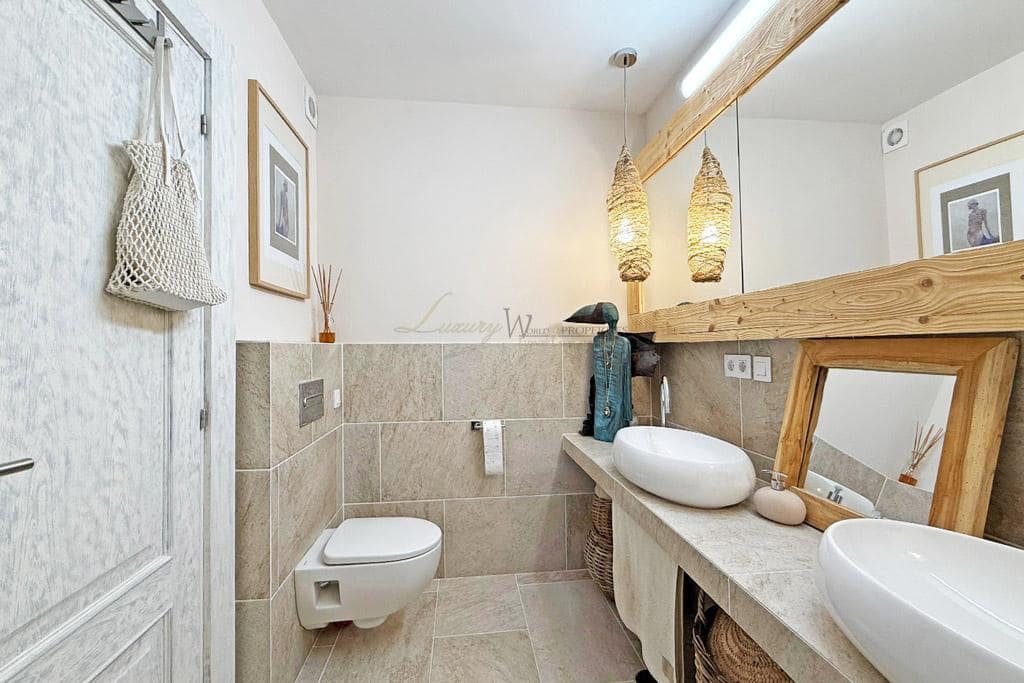 2 bedroom Flat for sale in Costa Adeje with pool garage - € 449,000 (Ref: 9492742)