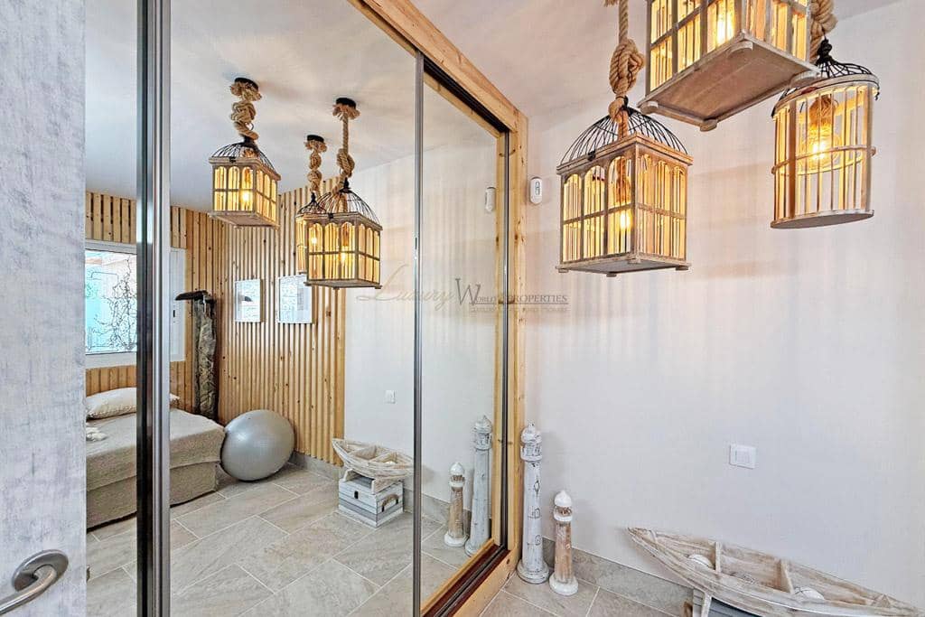 2 bedroom Flat for sale in Costa Adeje with pool garage - € 449,000 (Ref: 9492742)