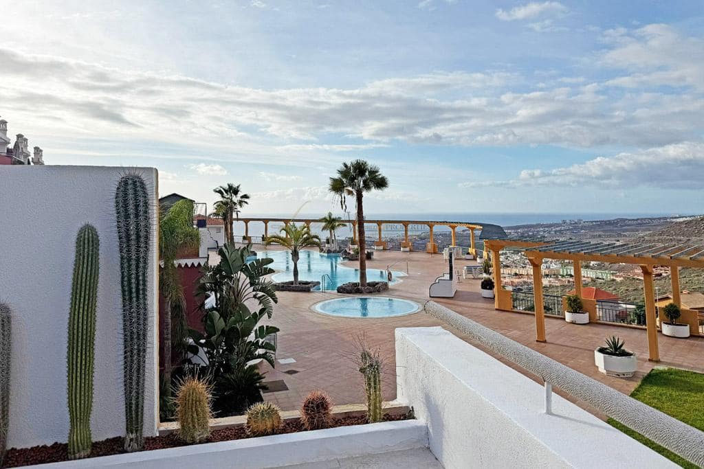 2 bedroom Flat for sale in Costa Adeje with pool garage - € 449,000 (Ref: 9492742)