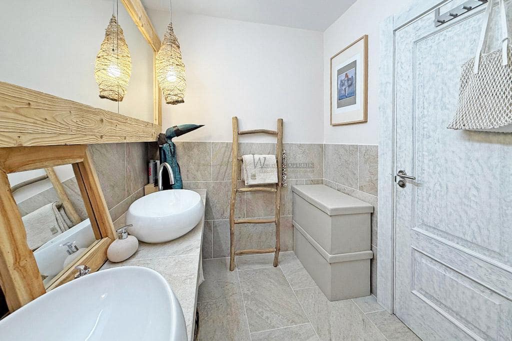 2 bedroom Flat for sale in Costa Adeje with pool garage - € 449,000 (Ref: 9492742)