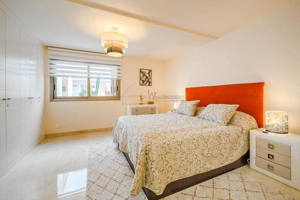 2 bedroom Flat for sale in La Caleta Adeje with pool garage - € 995,000 (Ref: 9500742)