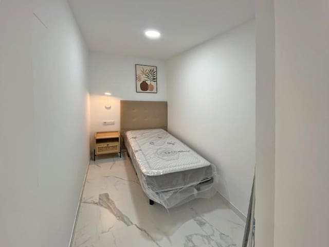 Piso de 2 habitaciones en Los Cristianos, Arona en venta con piscina - 262.500 € (Ref: 9510198)