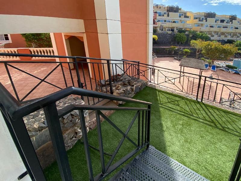 Piso de 2 habitaciones en Los Cristianos en venta con piscina - 262.500 € (Ref: 9510198)