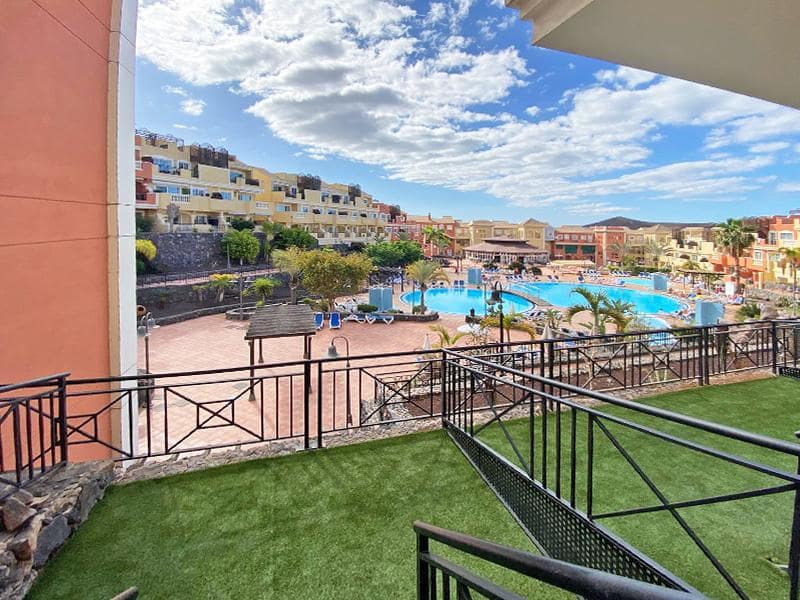 Piso de 2 habitaciones en Los Cristianos en venta con piscina - 262.500 € (Ref: 9510198)