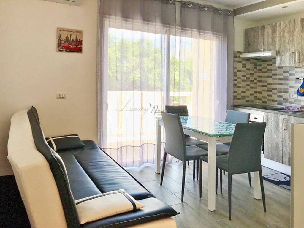 1 soverom Leilighet til salgs i Costa Adeje med svømmebasseng - € 185 000 (Ref: 9511136)