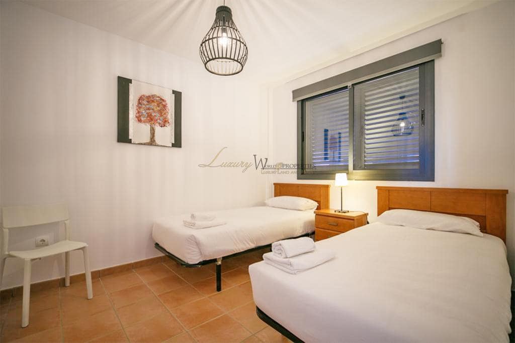 Piso de 2 habitaciones en Playa Paraiso en venta con piscina garaje - 359.000 € (Ref: 9542476)