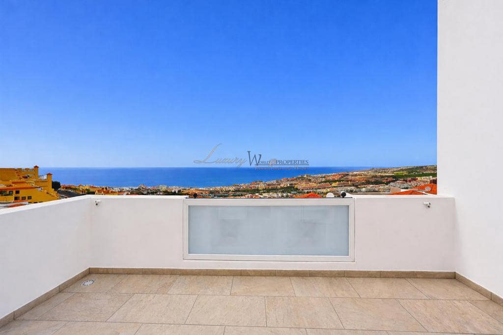 3 sovrum Villa till salu i Costa Adeje med pool garage - 659 000 € (Ref: 9550225)