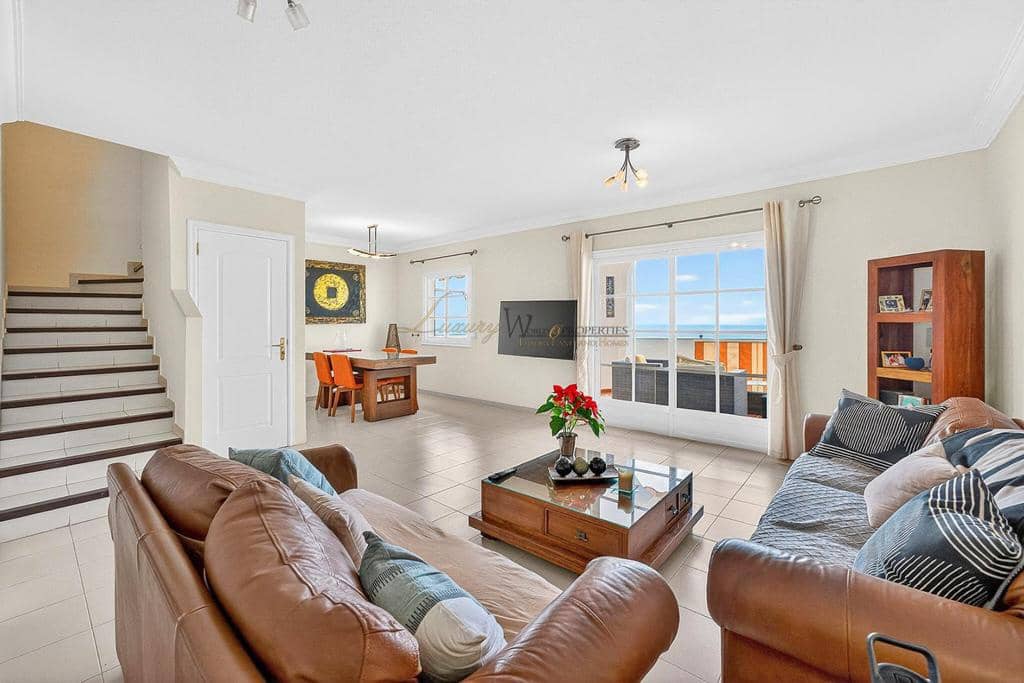 3 sovrum Villa till salu i Costa Adeje med pool garage - 659 000 € (Ref: 9550225)