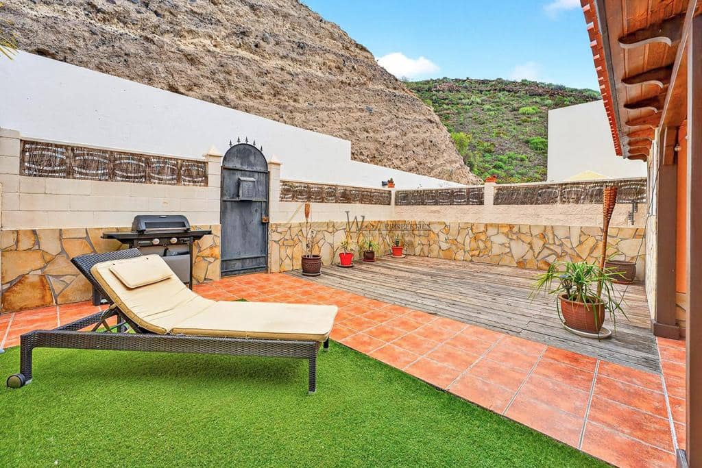 3 sovrum Villa till salu i Costa Adeje med pool garage - 659 000 € (Ref: 9550225)