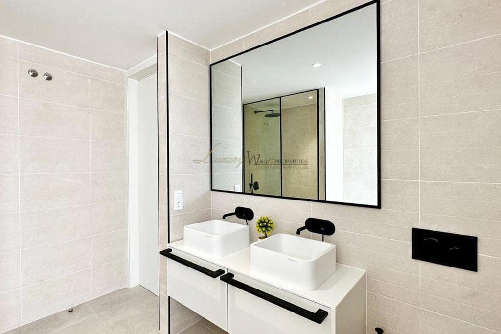 3 bedroom Villa for sale in Callao Salvaje with pool garage - € 1,590,000 (Ref: 9553008)