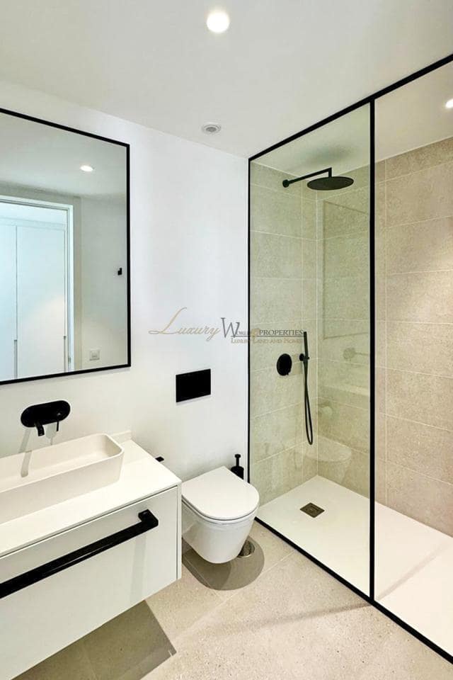 3 bedroom Villa for sale in Callao Salvaje with pool garage - € 1,590,000 (Ref: 9553008)