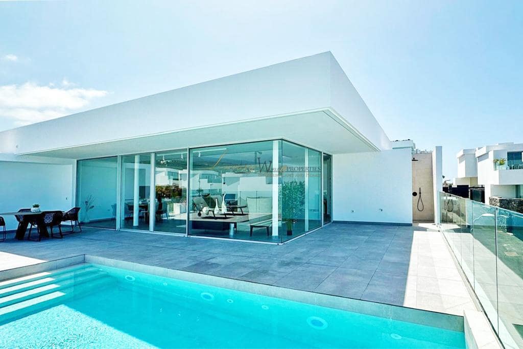 3 bedroom Villa for sale in Callao Salvaje with pool garage - € 1,590,000 (Ref: 9553008)