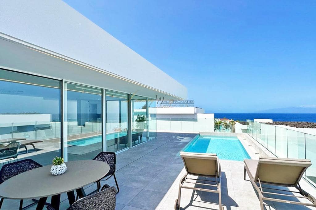 3 bedroom Villa for sale in Callao Salvaje with pool garage - € 1,590,000 (Ref: 9553008)