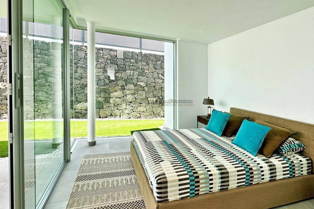 3 bedroom Villa for sale in Callao Salvaje with pool garage - € 1,590,000 (Ref: 9553008)