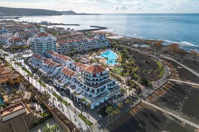 Garaż na sprzedaż w Playa de las Americas, Arona - 160 000 € (Ref: 9563707)