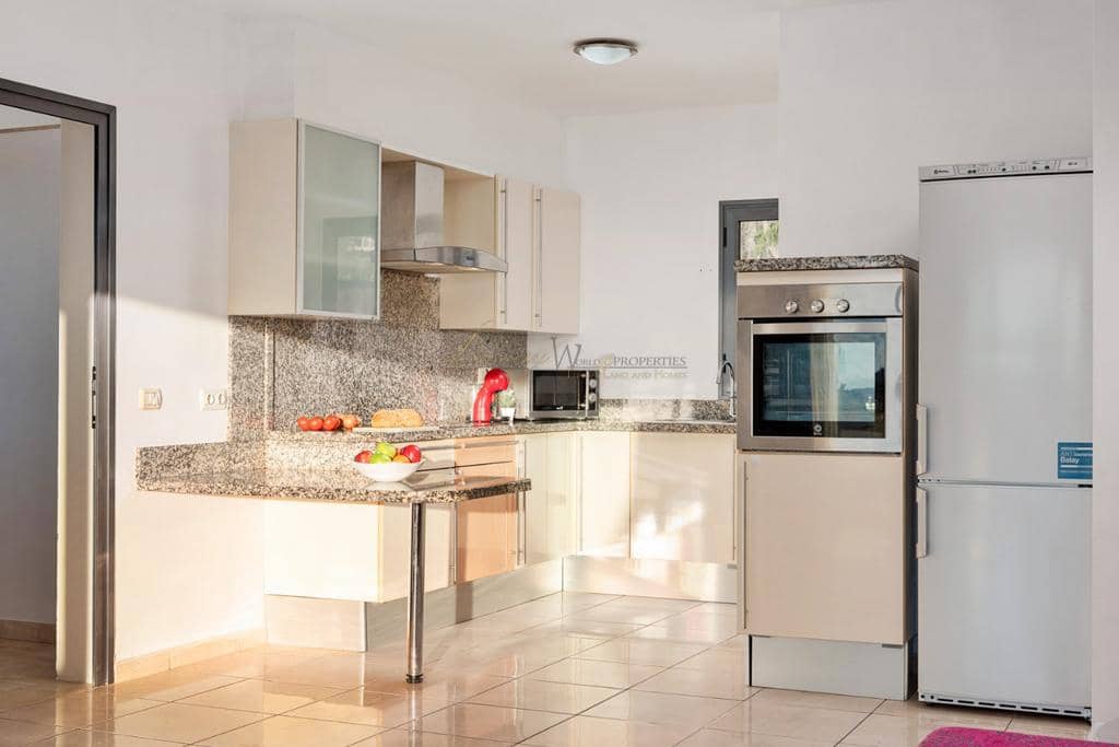 3 quarto Moradia para venda em Costa Adeje com piscina garagem - 885 000 € (Ref: 9569926)