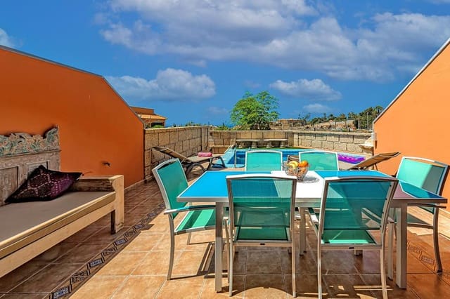 Chalet de 3 habitaciones en Playa del Duque, Adeje en venta con piscina garaje - 885.000 € (Ref: 9569926)